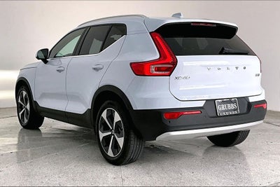 2025 Volvo XC40 B5 Plus Bright Theme