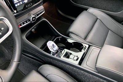 2025 Volvo XC40 B5 Plus Bright Theme