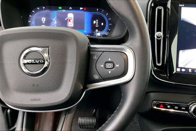 2025 Volvo XC40 B5 Plus Bright Theme
