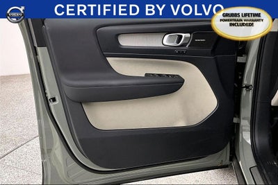 2024 Volvo XC40 B5 Plus Bright Theme