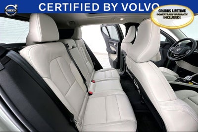 2024 Volvo XC40 B5 Plus Bright Theme