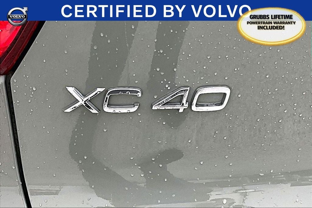 2024 Volvo XC40 B5 Plus Bright Theme
