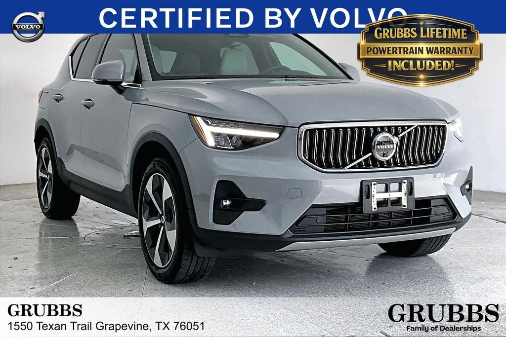 2024 Volvo XC40 B5 Plus Bright Theme