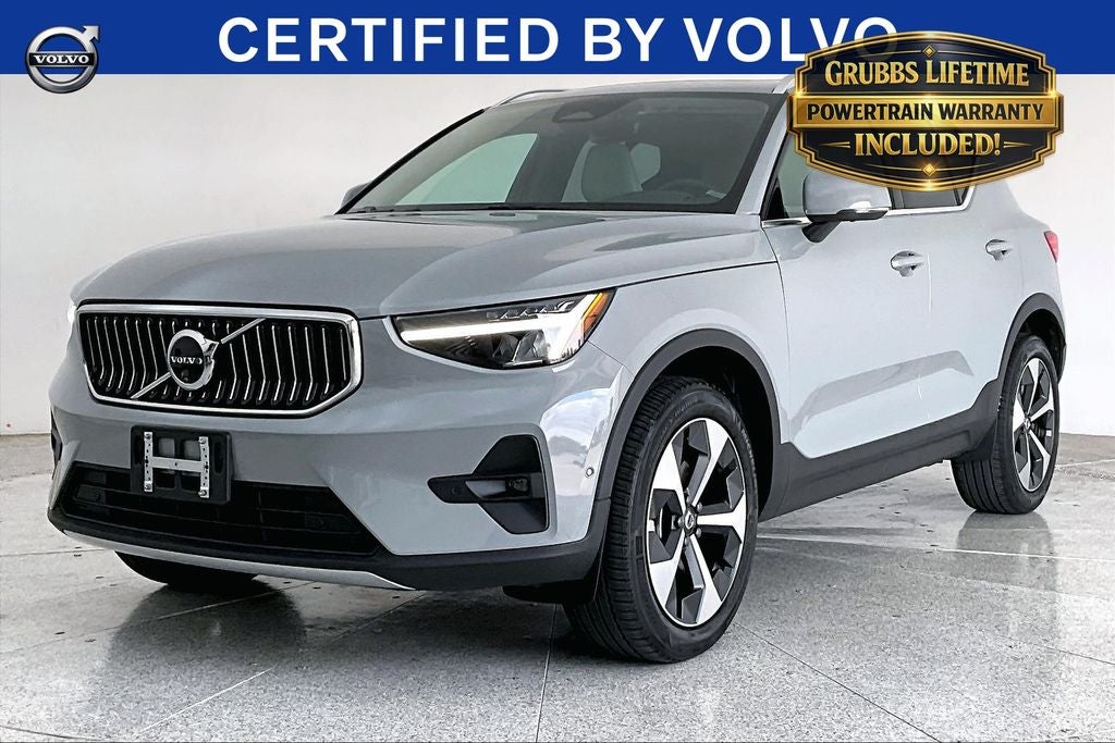 2024 Volvo XC40 B5 Plus Bright Theme