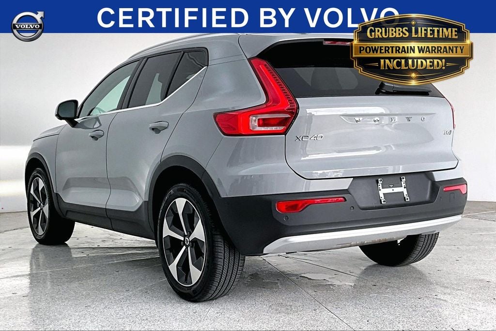 2024 Volvo XC40 B5 Plus Bright Theme