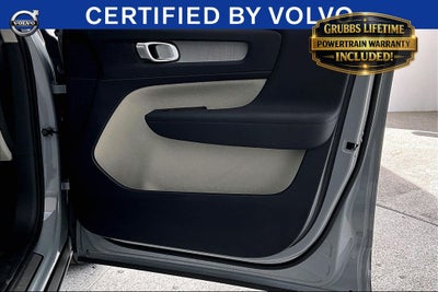 2024 Volvo XC40 B5 Plus Bright Theme