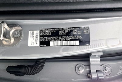 2024 Volvo XC40 B5 Plus Bright Theme