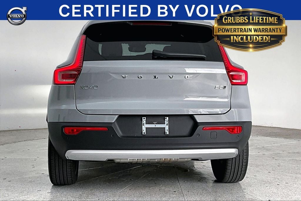 2024 Volvo XC40 B5 Plus Bright Theme