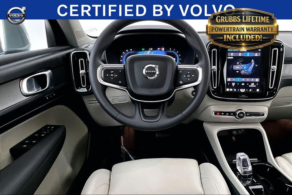 2024 Volvo XC40 B5 Plus Bright Theme