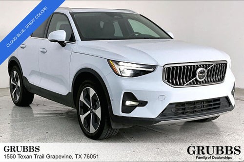 2025 Volvo XC40 B5 Plus Bright Theme
