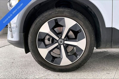 2025 Volvo XC40 B5 Plus Bright Theme