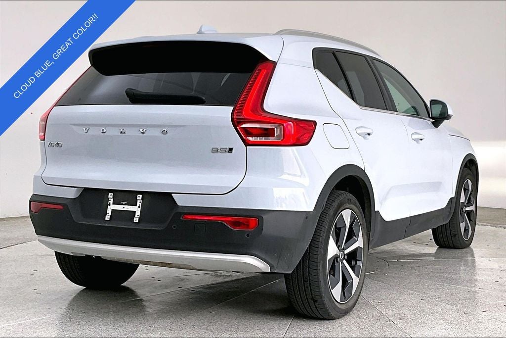2025 Volvo XC40 B5 Plus Bright Theme