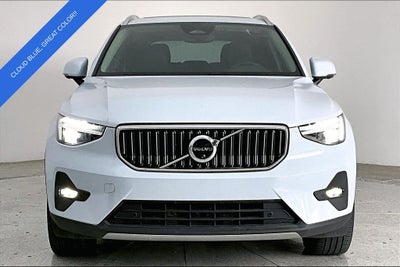 2025 Volvo XC40 B5 Plus Bright Theme