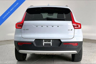 2025 Volvo XC40 B5 Plus Bright Theme