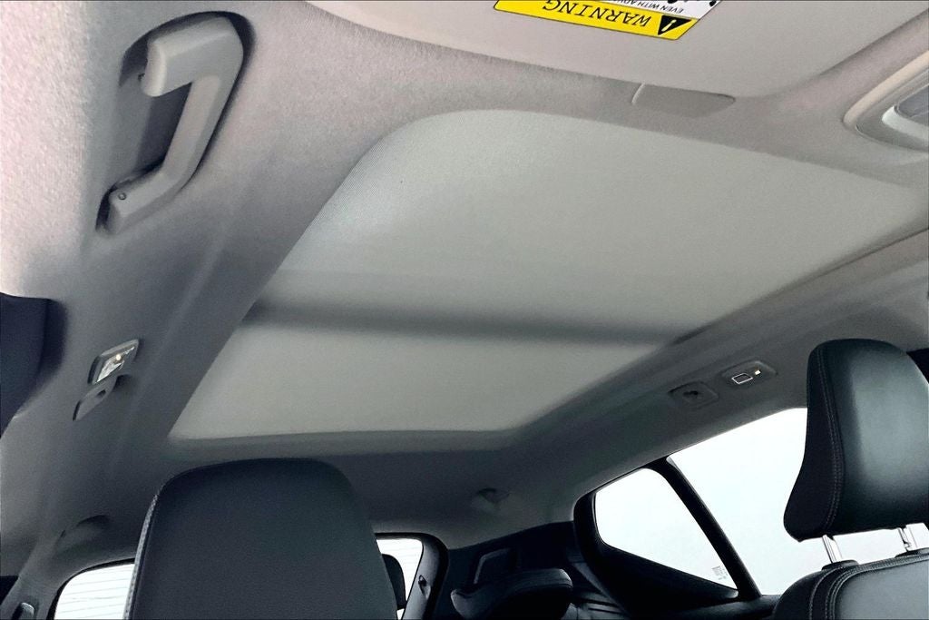 2025 Volvo XC40 B5 Plus Bright Theme