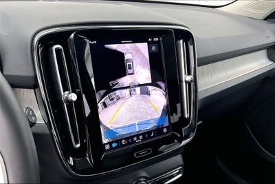 2025 Volvo XC40 B5 Plus Bright Theme