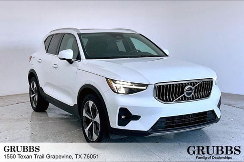 2023 Volvo XC40 B5 Plus Bright Theme