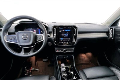 2023 Volvo XC40 B5 Plus Bright Theme