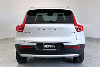 2023 Volvo XC40 B5 Plus Bright Theme