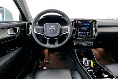 2023 Volvo XC40 B5 Plus Bright Theme