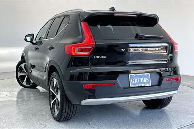 2025 Volvo XC40 B5 Plus Bright Theme