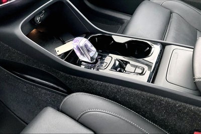 2025 Volvo XC40 B5 Plus Bright Theme