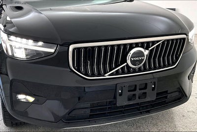 2025 Volvo XC40 B5 Plus Bright Theme