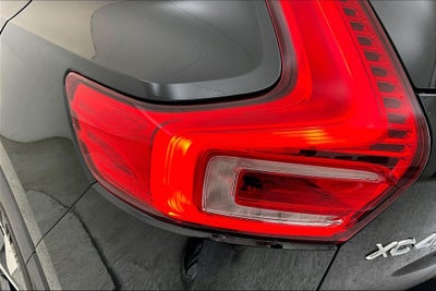 2025 Volvo XC40 B5 Plus Bright Theme