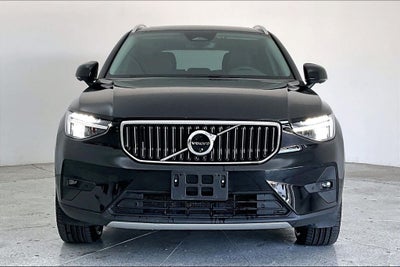 2025 Volvo XC40 B5 Plus Bright Theme