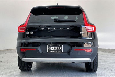 2025 Volvo XC40 B5 Plus Bright Theme