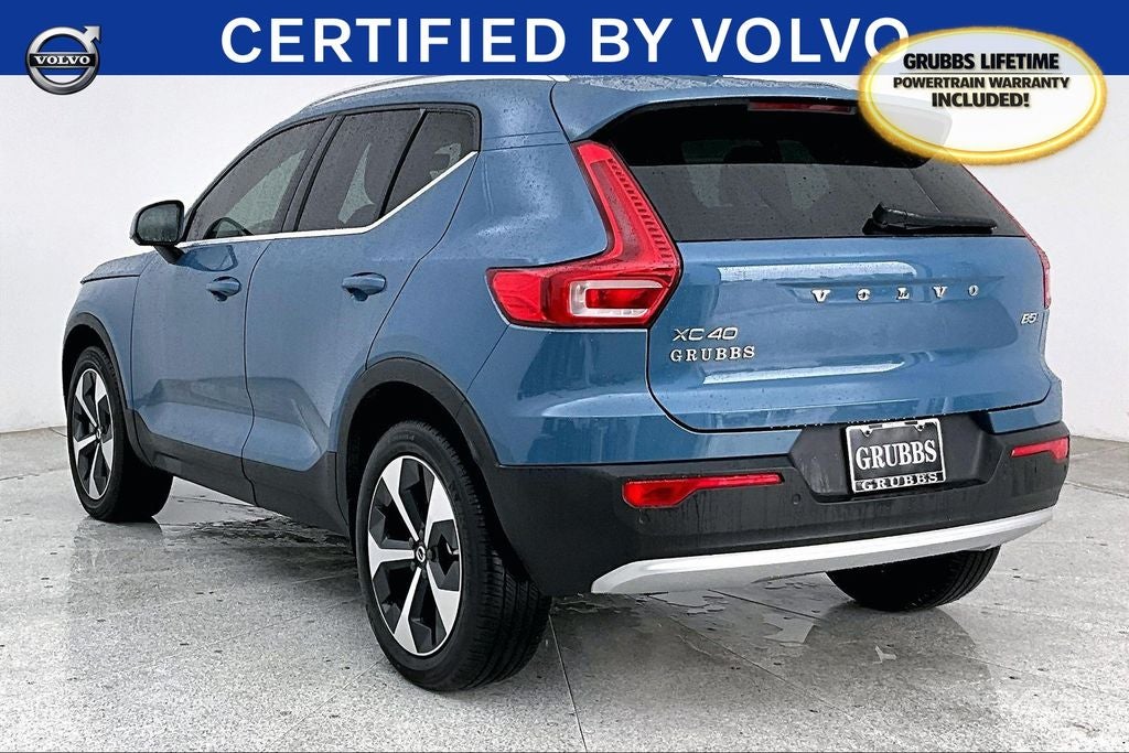 2023 Volvo XC40 B5 Plus Bright Theme
