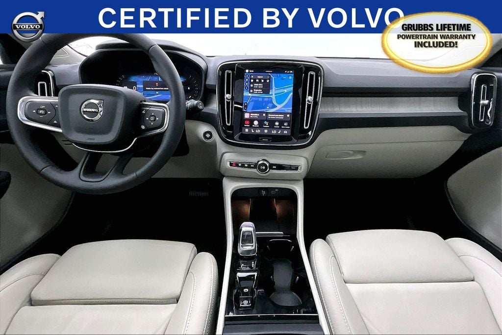 2023 Volvo XC40 B5 Plus Bright Theme