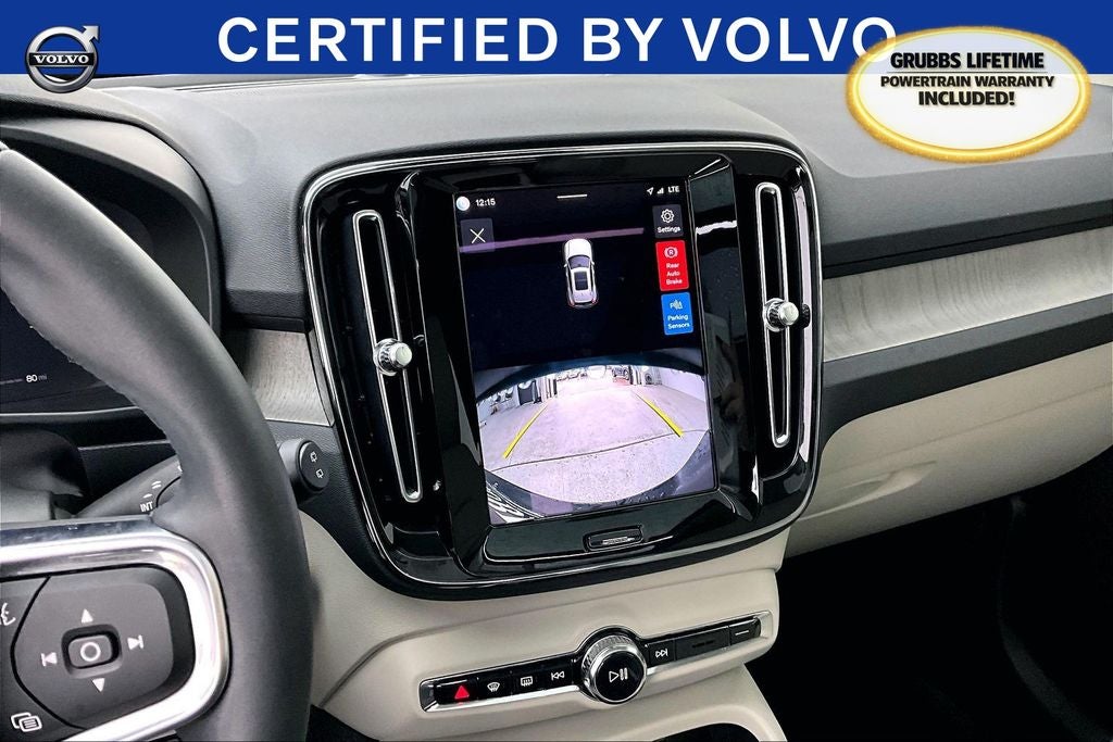 2023 Volvo XC40 B5 Plus Bright Theme