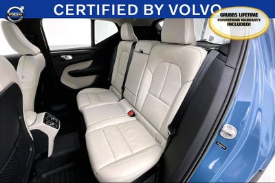 2023 Volvo XC40 B5 Plus Bright Theme