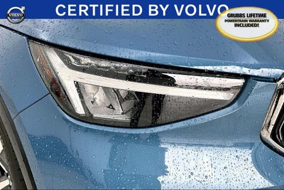 2023 Volvo XC40 B5 Plus Bright Theme
