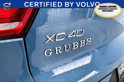2023 Volvo XC40 B5 Plus Bright Theme