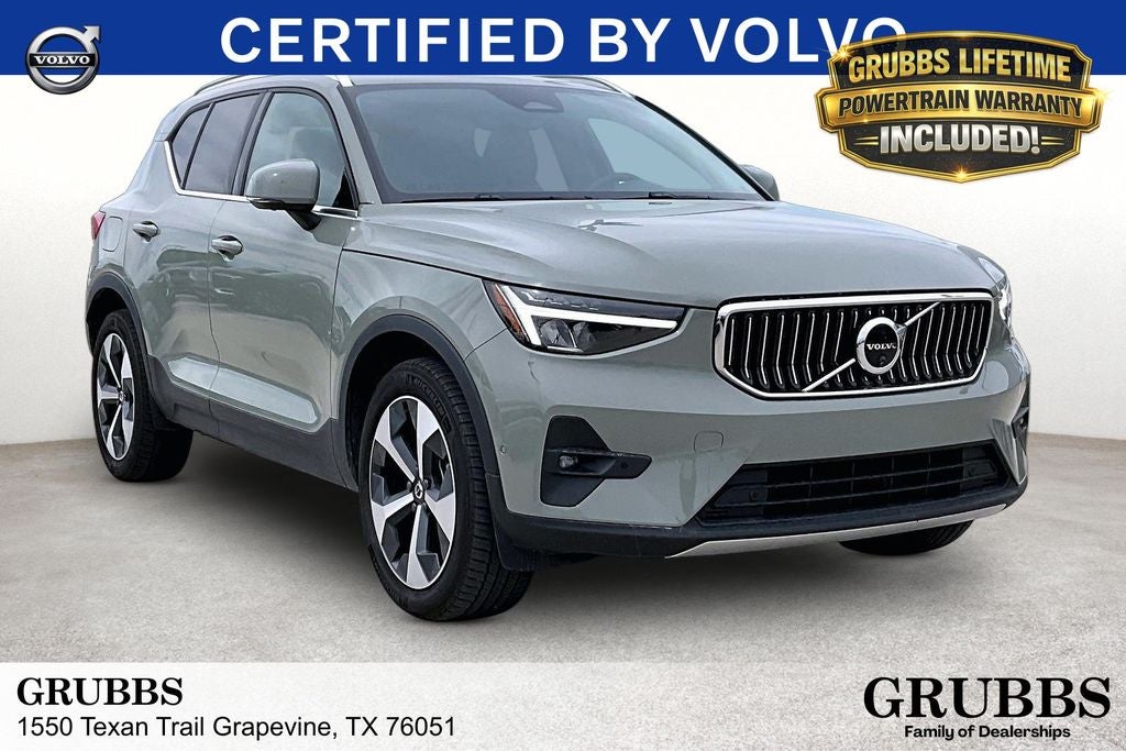 2025 Volvo XC40 B5 Plus Bright Theme