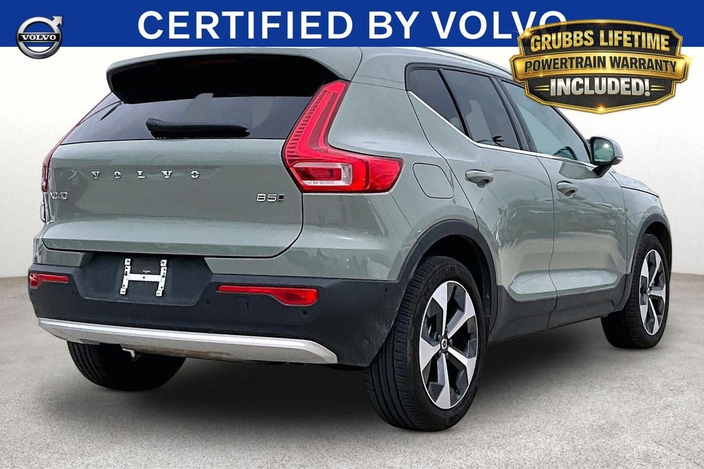 2025 Volvo XC40 B5 Plus Bright Theme