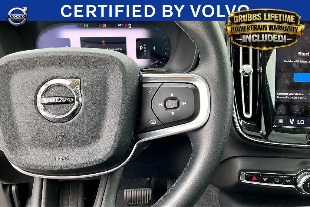 2025 Volvo XC40 B5 Plus Bright Theme