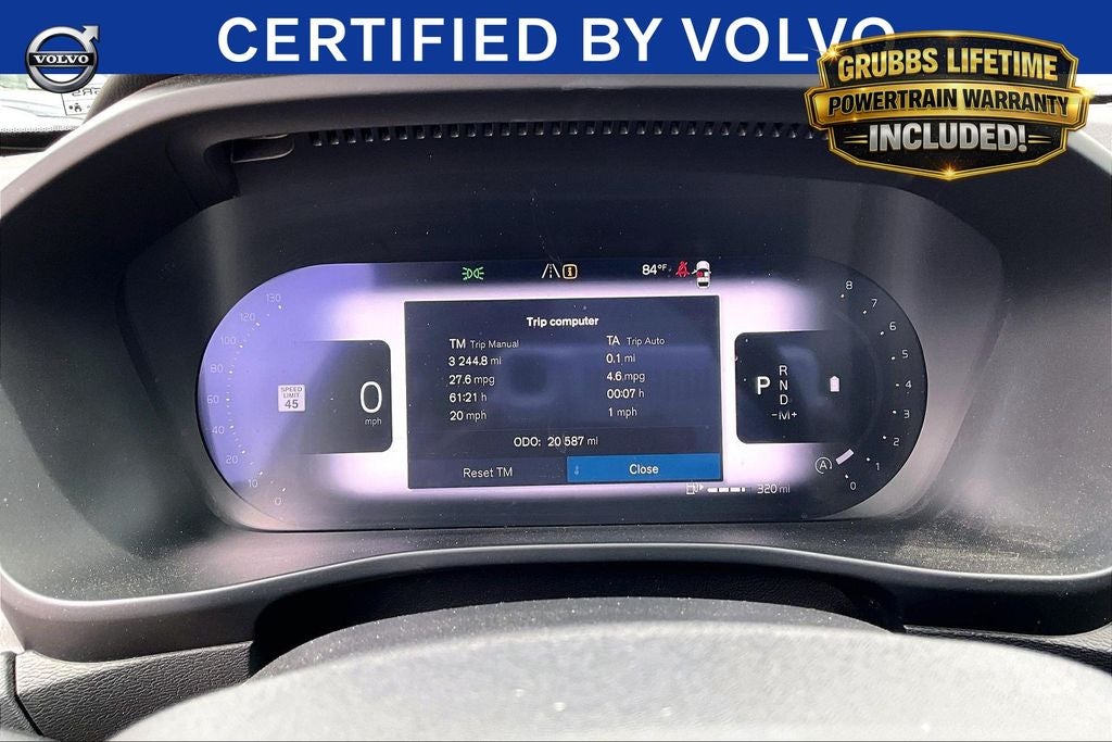 2025 Volvo XC40 B5 Plus Bright Theme