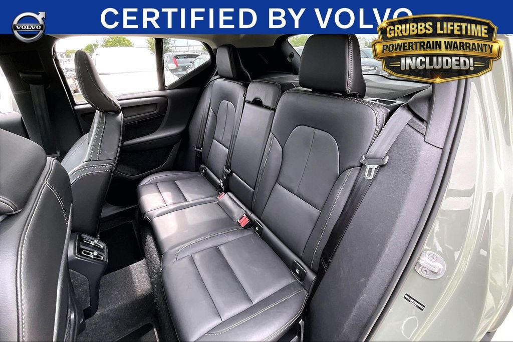 2025 Volvo XC40 B5 Plus Bright Theme