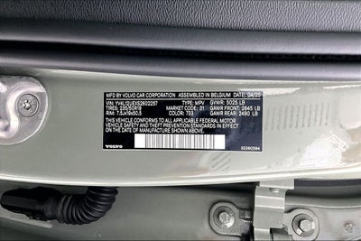 2025 Volvo XC40 B5 Plus Bright Theme