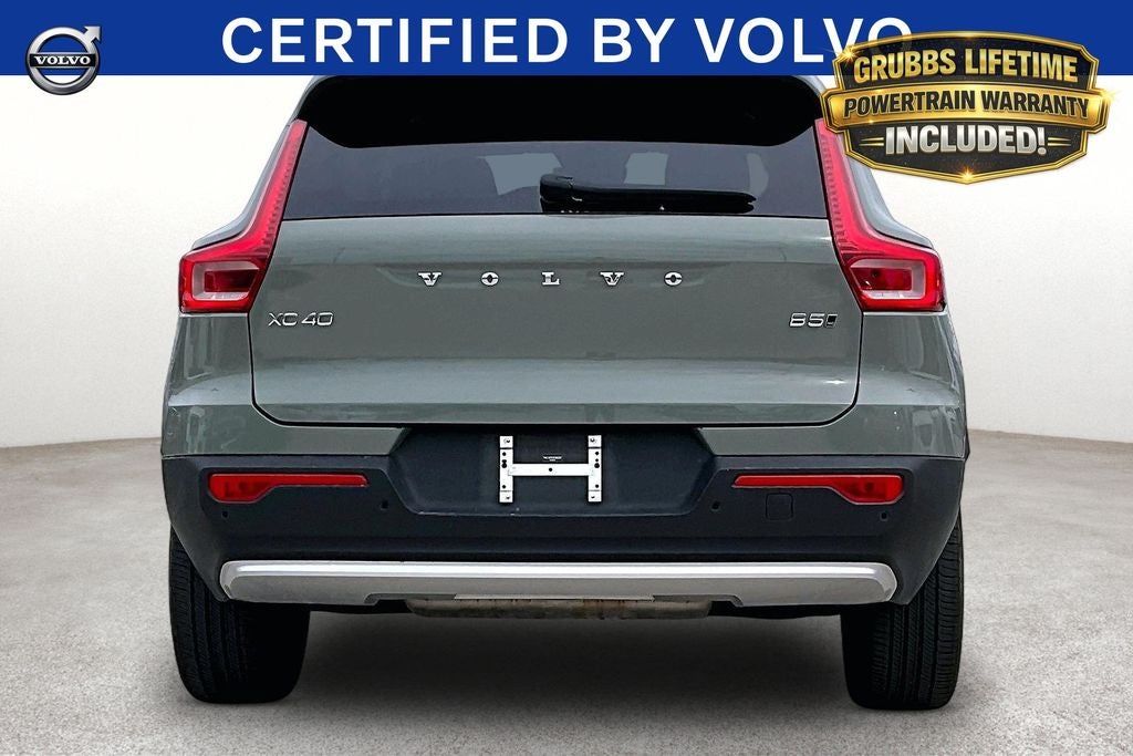 2025 Volvo XC40 B5 Plus Bright Theme