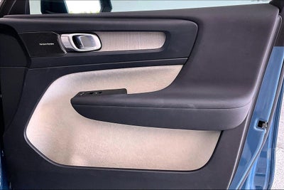 2023 Volvo XC40 Ultimate