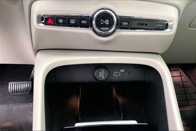 2023 Volvo XC40 Ultimate