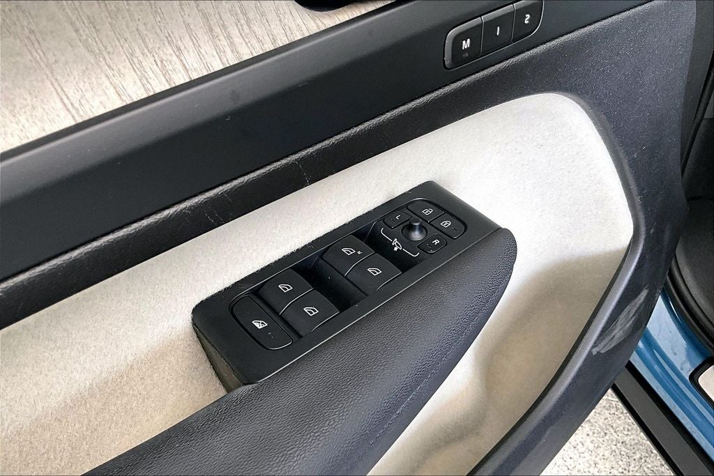 2023 Volvo XC40 Ultimate