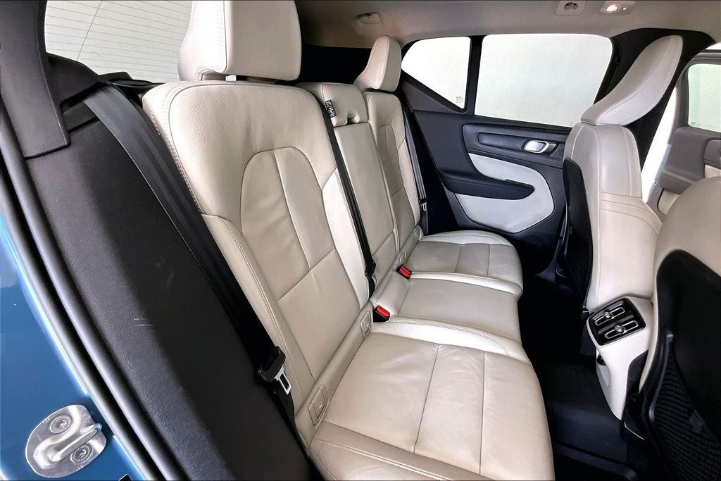 2023 Volvo XC40 Ultimate