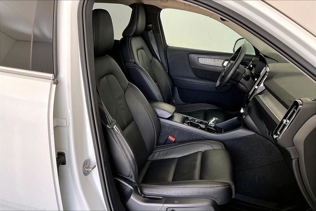 2024 Volvo XC40 Ultimate