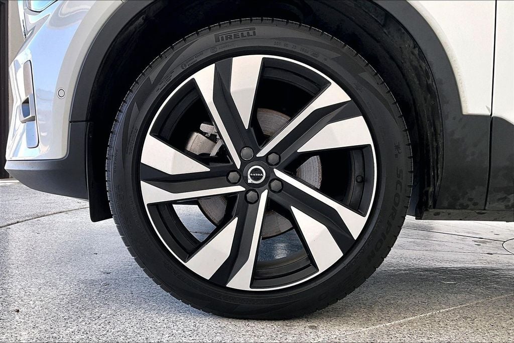 2024 Volvo XC40 Ultimate