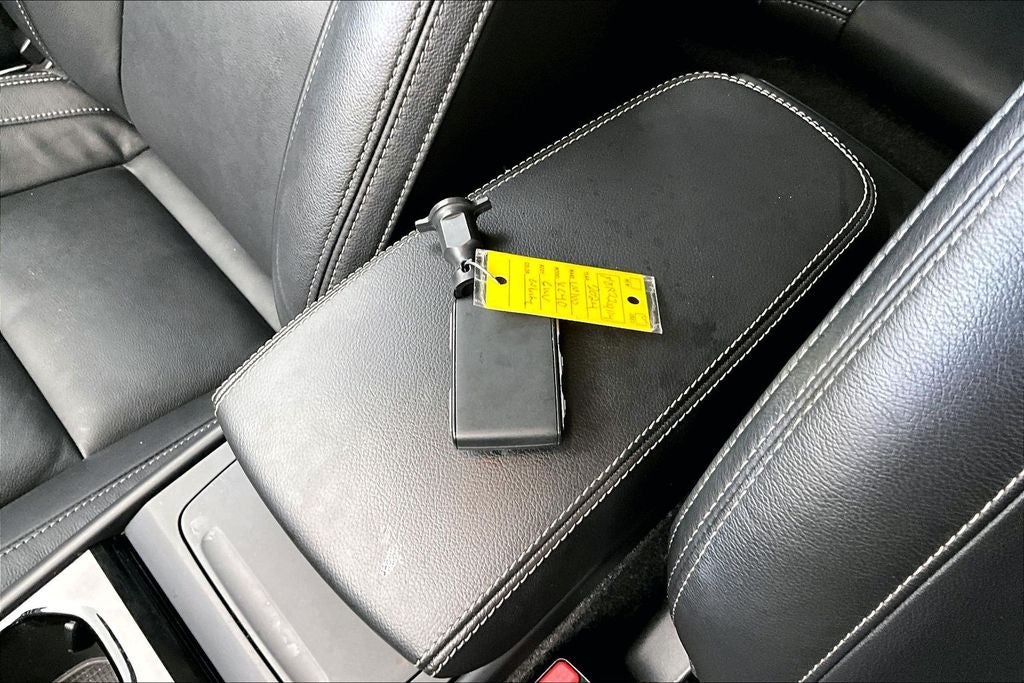 2024 Volvo XC40 Ultimate